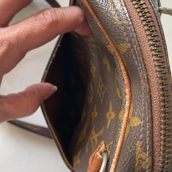 LV handbag - Picture 7 of 11
